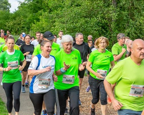 Ausgebucht: 2.300 Teilnehmende am Start vom 13. AOK Firmenlauf Reutlingen